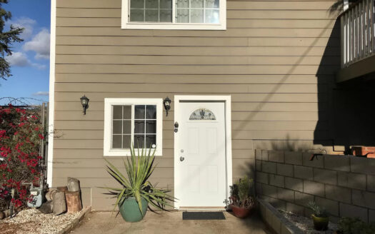 Quiet Cape Cod Studio in Escondido Flexible Move-In Date!