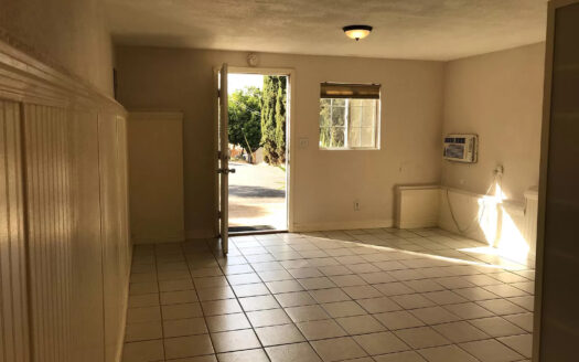 Quiet Cape Cod Studio in Escondido Flexible Move-In Date!