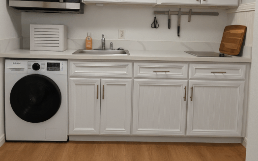 Quiet Cape Cod Studio in Escondido Flexible Move-In Date!