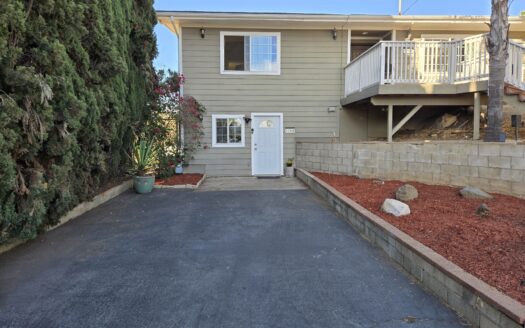 Quiet Cape Cod Studio in Escondido Flexible Move-In Date!